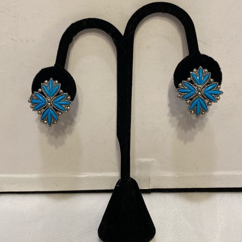 Vintage Estate Silver And Faux Turquoise Earrings - Picture 4 of 10